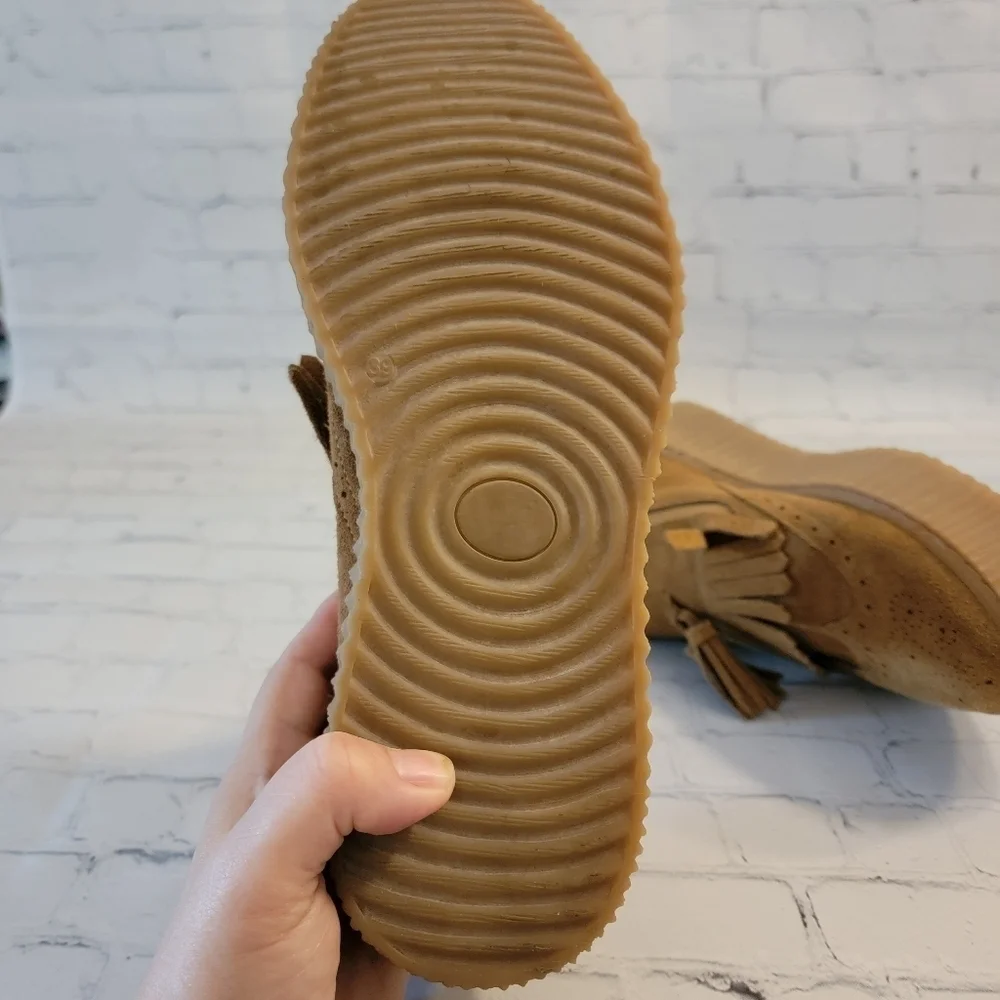 Oxigeno Slip On Suede Chunky Tassle Shoes Size 39